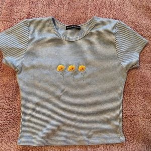 NWOT Brandy Melville flower shirt